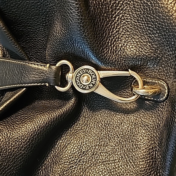 DOONEY AND BOURKE Vintage Logo Lock, black peeble leather, pre-owned, like NEW! - Picture 4 of 6